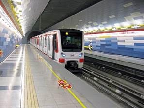The new Line 3 extends the Santiago Metro network by 21.7 km (13.5 miles) of track conneting 22 new station. The tunnels are station are waterproofed with PENETRON ADMIX.