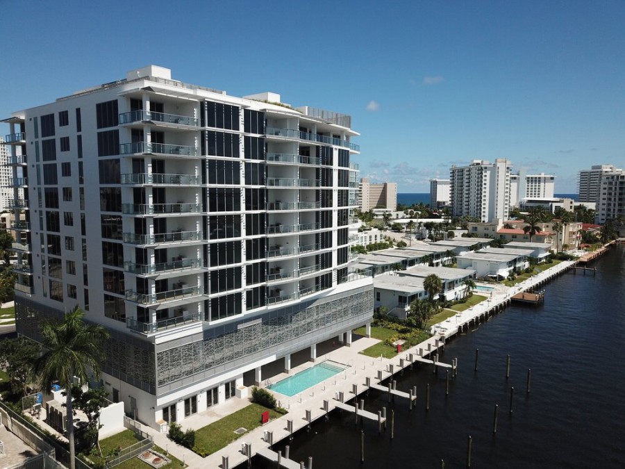 The Adagio’s waterfront location demanded a proven (and durable) solution for the concrete foundation. Penetron crystalline technology was specified as the waterproofing solution.