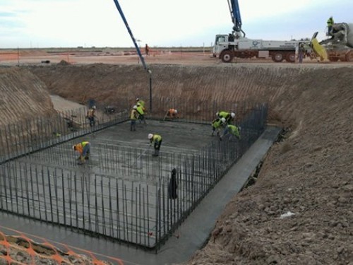 The foundation of the Balmorhea, TX, salt water disposal tank was treated with PENETRON ADMIX to reduce concrete permeability by sealing the microcracks, pores and capillaries.