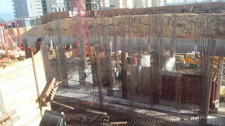 The perimeter walls and foundation slabs of the concrete basement structures of the Edmundo Eluchans Plaza residential complex were treated with PENETRON ADMIX.