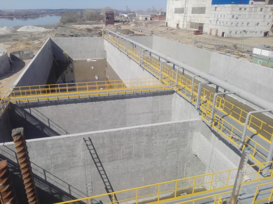 The aeration and sludge-drying tanks were waterproofed with Penetron crystalline materials to withstand the aggressive chemicals found in the Mari Paper Mill’s effluent