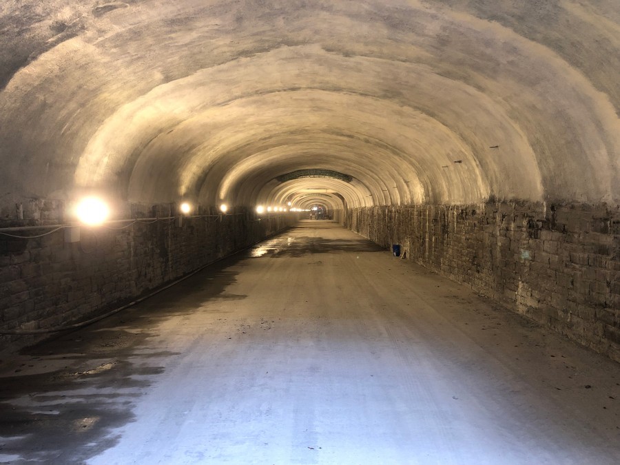 Applied to the internal reinforced shell along the entire length of the Park Avenue Tunnel, the PENETRON ADMIX-enhanced shotcrete structure is stronger than the original tunnel