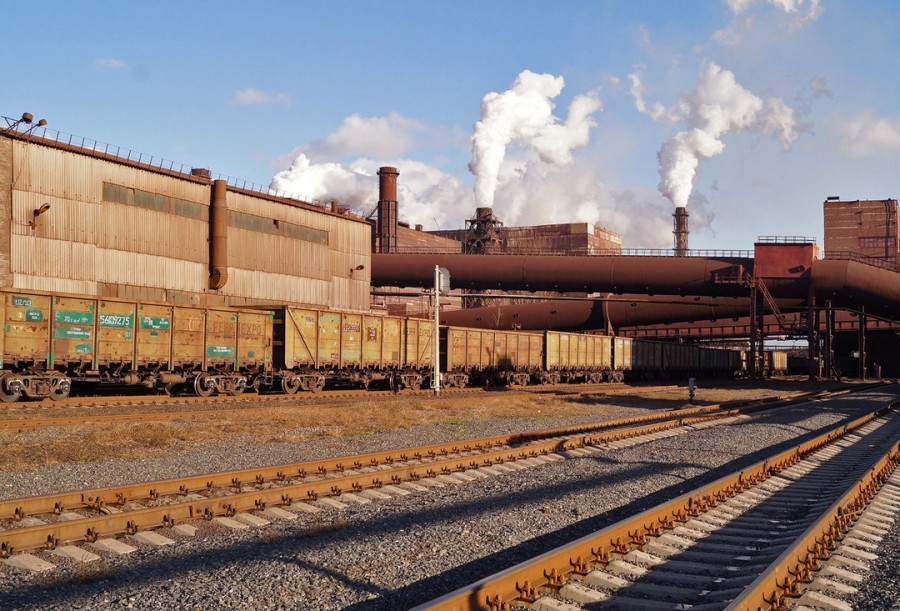 Poltava Mining and Processing Works is a complete iron ore processing facility – from the extraction of crude ore to the production of iron ore pellets used in steel production