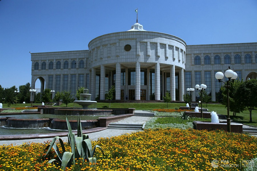 The Penetron System was applied to the concrete basement structures of the new Uzbekistani Presidential Palace to seal leaks stemming from the garden’s irrigation system