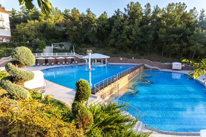 PENETRON ADMIX was used to treat the concrete for the Sea Club’s swimming pool, the hotel maintenance building, and the below-grade structures of the cottages.
