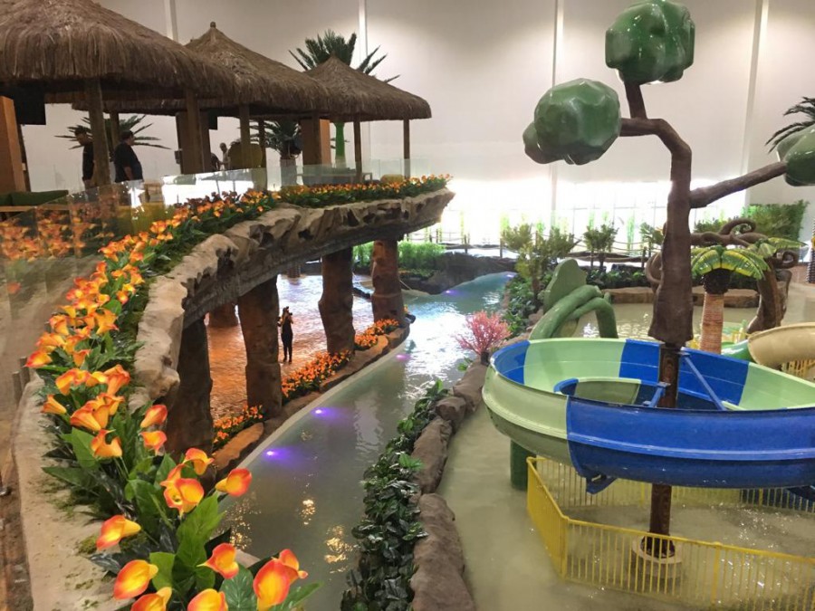 The Tauá Aquapark in Atibaia, Brazil includes a lazy river, water slide pools, and volleyball and basketball pools. All concrete elements were waterproofed with PENETRON ADMIX