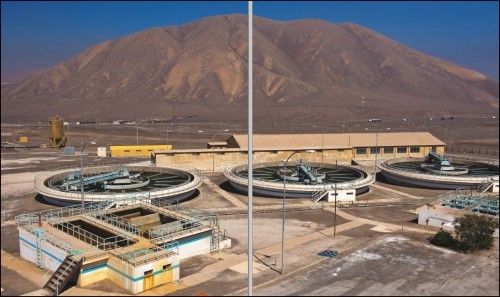 The walls and foundation slabs of the Tocopilla (Chile) desalination plant’s massive concrete water storage tanks were waterproofed with PENETRON ADMIX.