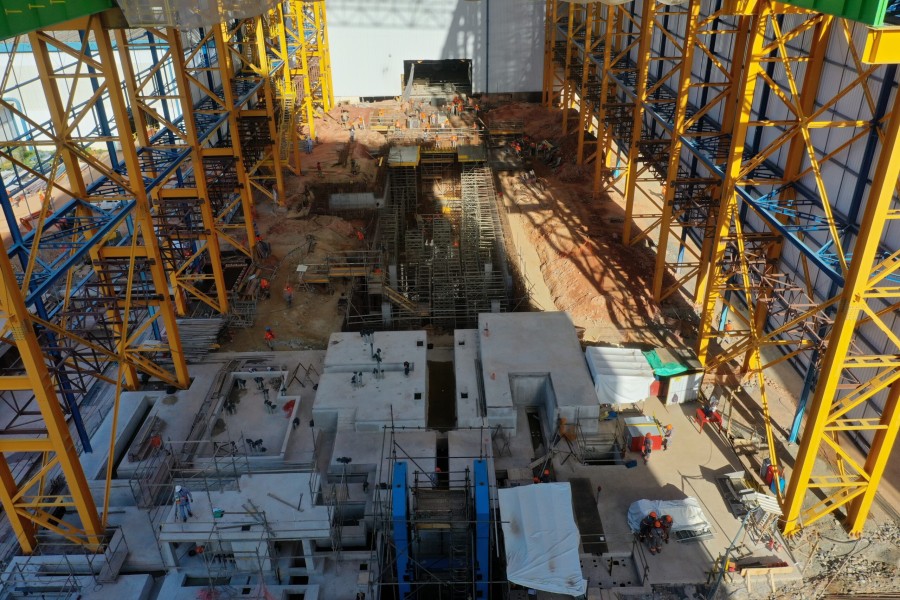The manufacturing pits, concrete foundation slab, basement retaining walls, and water storage tanks at the Vega steel mill were treated with PENETRON ADMIX.