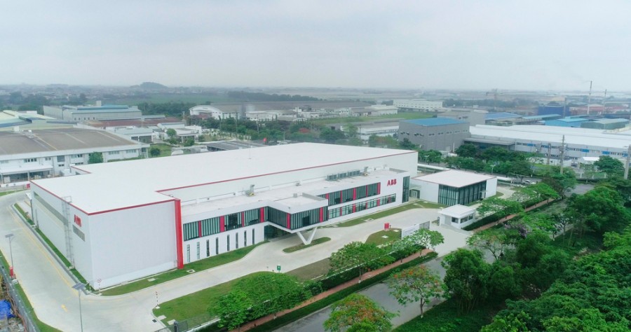 The new Hitachi Energy factory in Bac Ninh Province, Vietnam manufactures key energy grid equipment – such as power transformers – for the Southeast Asia market.