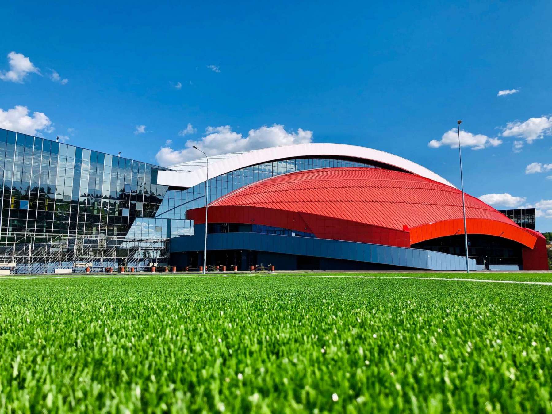 The Kuzbass Ice Palace comprises a large ice rink, a gym, a 28-room hotel, training areas for ice hockey and speed skating, a running track, a spa, and a large swimming pool.