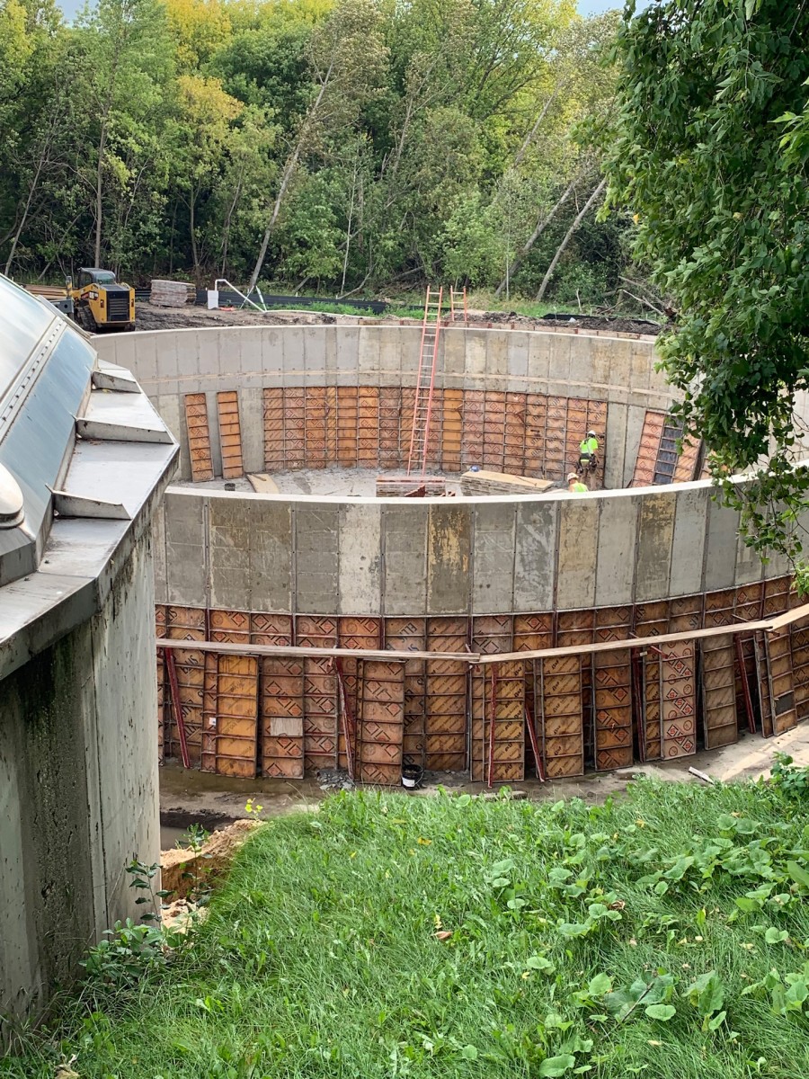 The new treatment tanks of the Melrose plant provide an additional 500,000 gallons per day of treatment capacity and a longer service life thanks to Penetron.