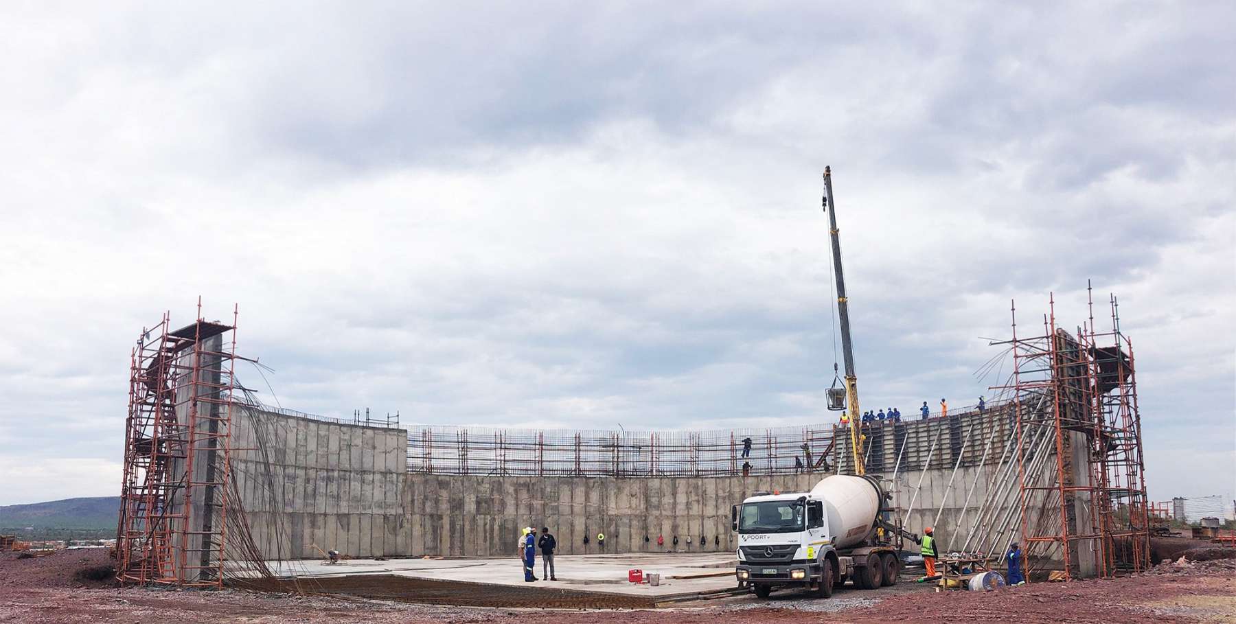 PENETRON ADMIX, an NSF-61 certified admixture (non-toxic/no VOCs), was added to 3,000 m3 of concrete for construction of the Postmasburg water reservoir in South Africa.