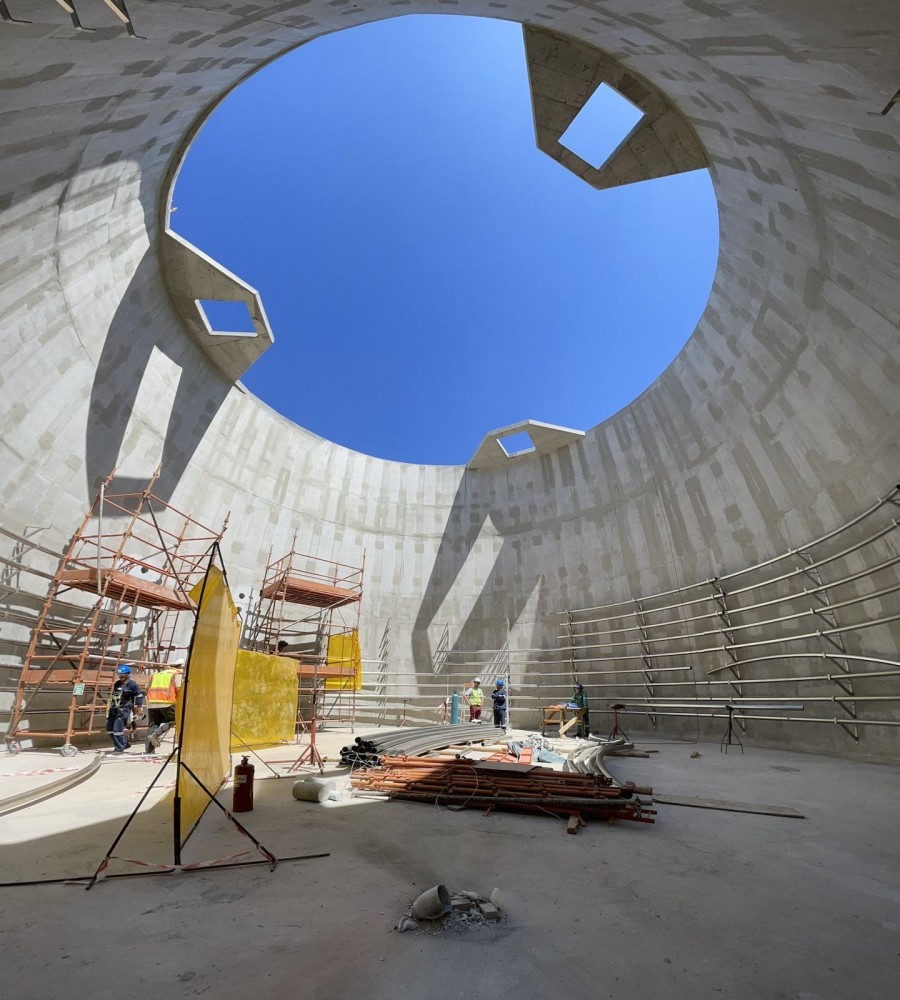 Pepsi’s Simba Chips power plant converts up to 11,500 metric tons of food scraps, fryer waste, and wastewater sludge into 800 kW (kilowatts) of renewable electricity each year.