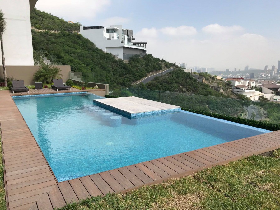 3 Cincuentayuno pools are unique; the company manages the whole project, from design to construction, ensuring a consistently high level of build quality.