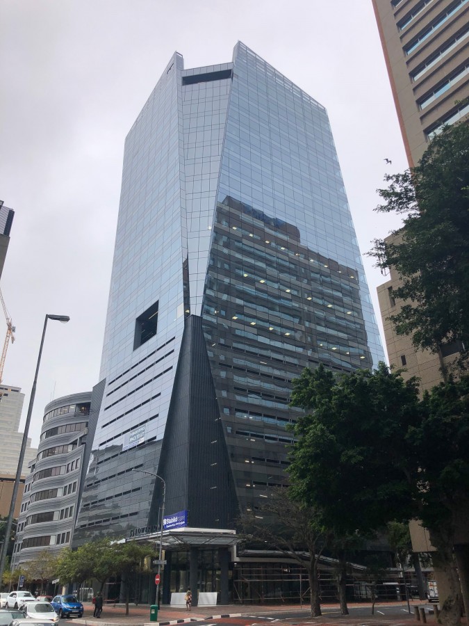 The elegant, glass-clad 24-floor tower at 35 Lower Long in Cape Town’s Foreshore precinct is 86 m (282 feet) high and designed by dhk Architects.
