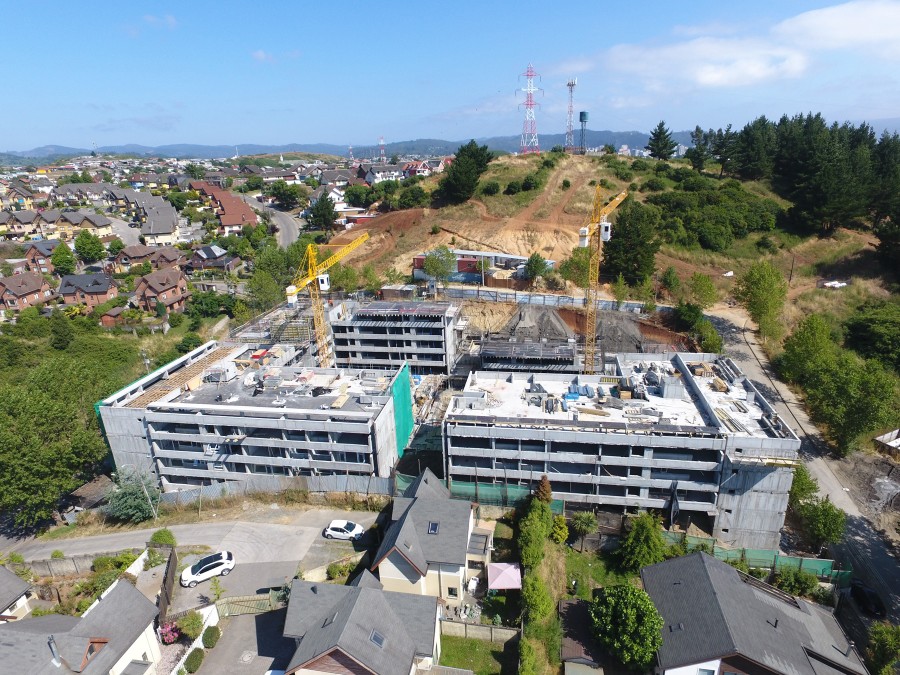An integral waterproofing solution eliminated a complex membrane installation process and provided a self-healing capability for cracks in the concrete