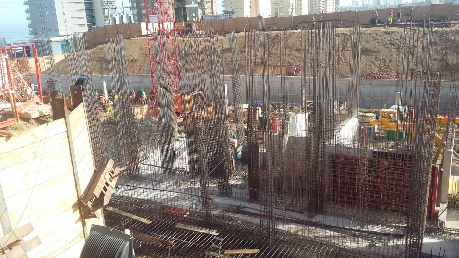 The perimeter walls and foundation slabs of the concrete basement structures of the Edmundo Eluchans Plaza residential complex were treated with PENETRON ADMIX.