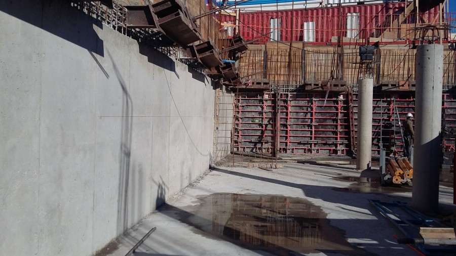 High groundwater levels at the Reñaca construction site needed a waterproofing solution to protect three levels of underground parking. Penetron Chile provided the answer.