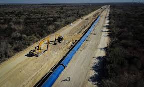 The El Cuchillo aqueduct required a robust concrete waterproofing solution due to high hydrostatic pressure and exposure to high groundwater levels along its 93-km length.