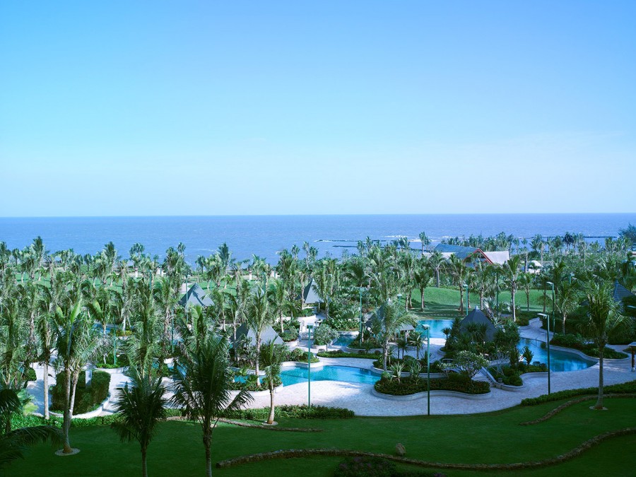 The waterproofing treatment for the Haikou Shangri-La Hotel pool is completely non-toxic and contains no VOCs (NSF 61-certified for potable water applications)