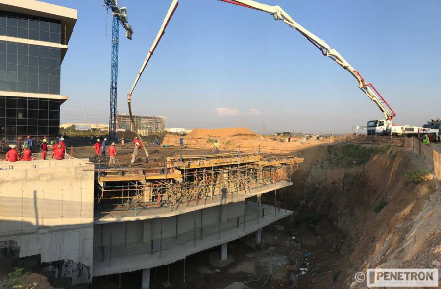 The construction site of the Hertford Office Park revealed high groundwater that demanded a waterproofing solution. PENETRON ADMIX was used to treat the below-grade structures