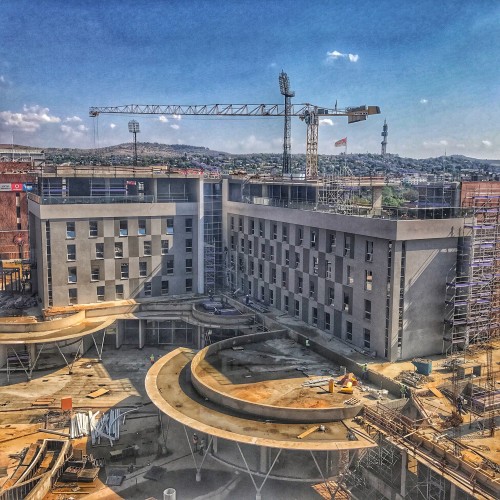 Loftus Park Centre, a mixed-use development, is adjacent to Pretoria’s legendary Loftus Versfeld Stadium, in the heart of the city’s sporting, cultural and diplomatic hub.