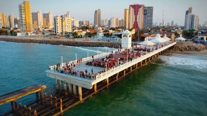 The English Bridge extends 800 m (2,640-feet) into the Atlantic Ocean. It was originally designed to load and unload people and goods, today it’s a popular tourist destination.