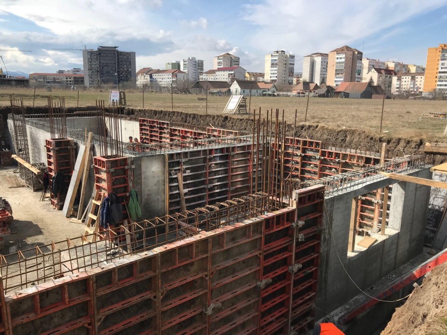The high-water table at the Waldturm Residences construction site demanded a concrete mix that was resistant to constant exposure to moisture. PENETRON ADMIX provided the answer