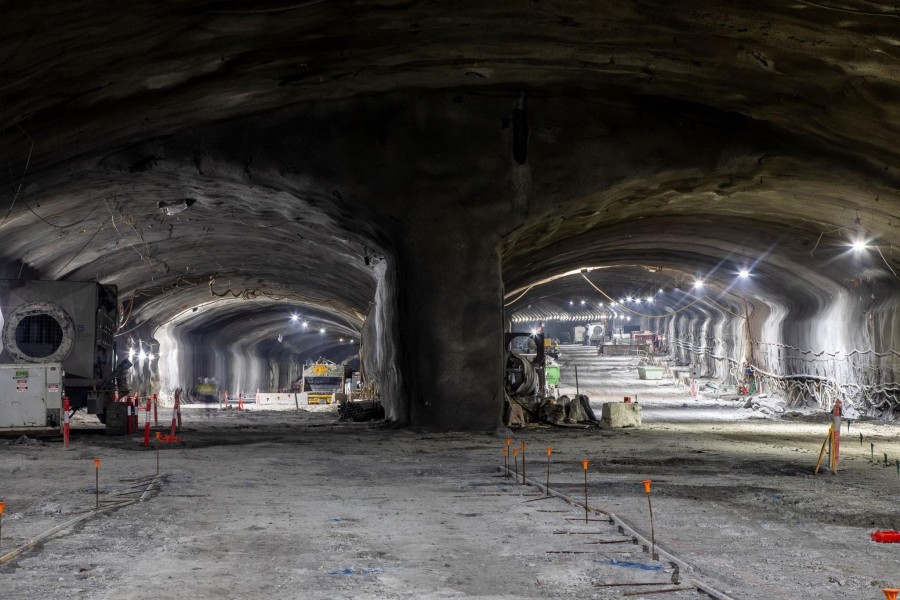 The newly completed twin M4-M5 Link Tunnels are 7.5-km (4.65-mile) long, with the four-lane tunnels linking the new M4 tunnels with the M5 motorway.